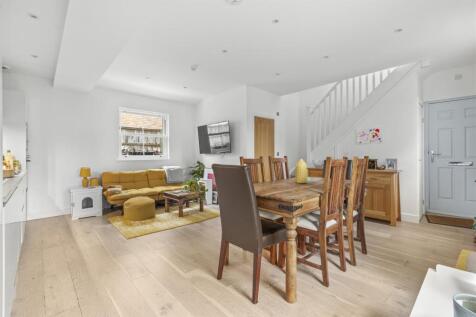 Flat 3 Priory Villas, Priory Road, HP13 6GZ-2.jpg