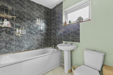 8 Glenister Road, HP12 4RD-2.jpg