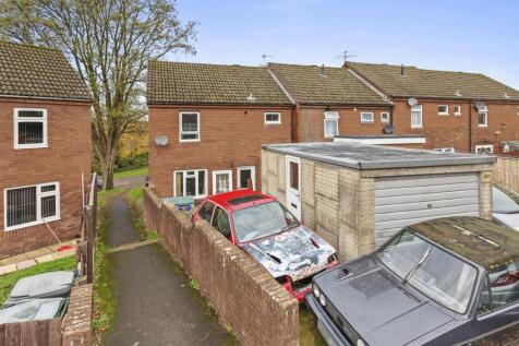 8 Glenister Road, HP12 4RD-11.jpg