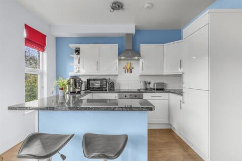 Flat 5, 123 London Rd, HP11 1BT-7.jpg