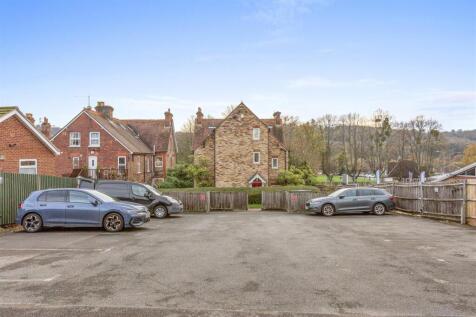 Flat 5, 123 London Rd, HP11 1BT-13.jpg