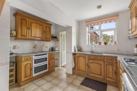 84 Totteridge Lane, HP13 7PZ-8.jpg