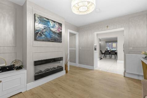 40 Rosebery Ave, HP13 7AL-8.jpg