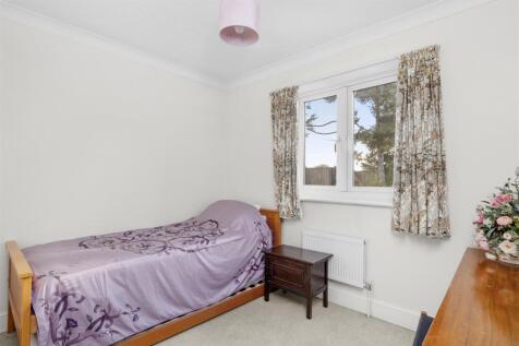 8 Lyndon Gardens, HP13 7QJ-1.jpg