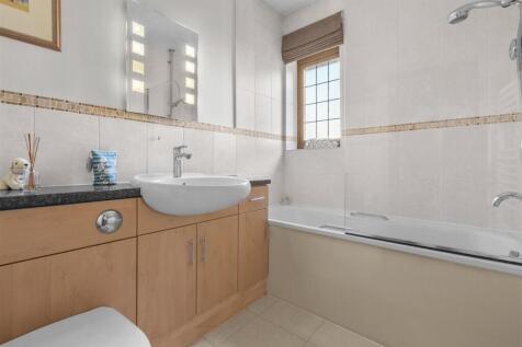 15 Pretoria Rd, HP13 6QW-3.jpg