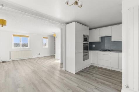 3 Gibbs Close, HP13 5YB-8.jpg