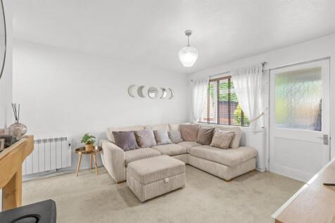 93 Clearbrook Close, HP13 7BS-3.jpg