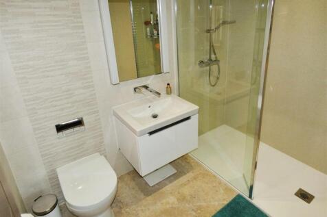 Master Ensuite