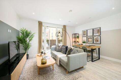Lampton Parkside, one bedroom show home, living