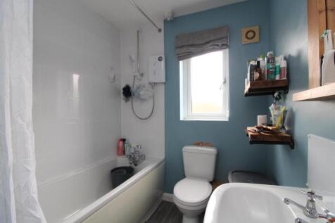 Bathroom.JPG