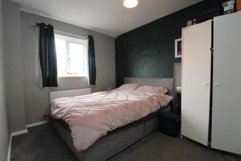 Bedroom 1.JPG
