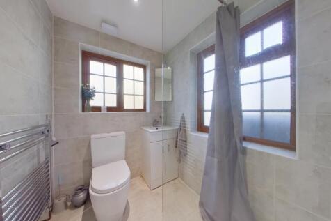 Bedroom 3 Ensuite