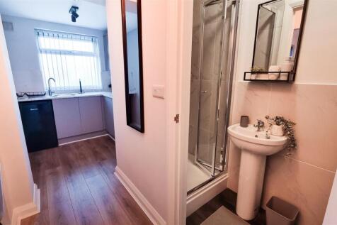 22. Room 3.jpg