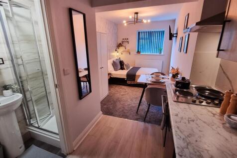 12. Room 2.jpg