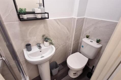 11. Room 2.jpg