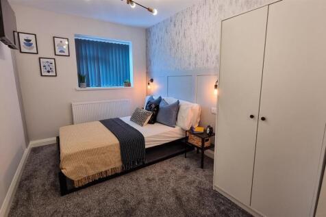 09. Room 2.jpg