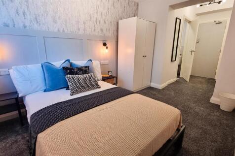 10. Room 2.jpg