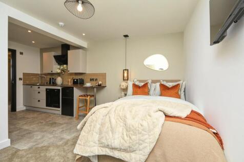 WhatsApp Image 2024-10-24 at 22.29.18 (1).jpeg