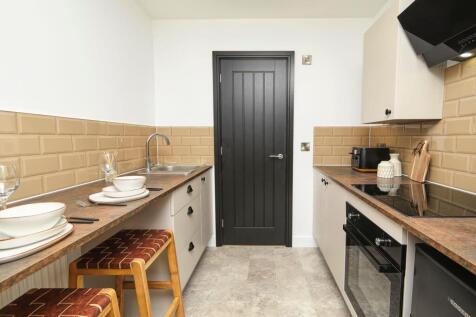 WhatsApp Image 2024-10-24 at 22.29.11 (1).jpeg