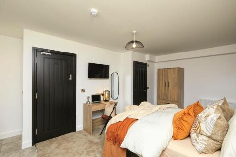 WhatsApp Image 2024-10-24 at 22.29.04 (2).jpeg