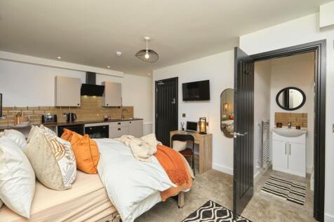 WhatsApp Image 2024-10-24 at 22.28.52.jpeg