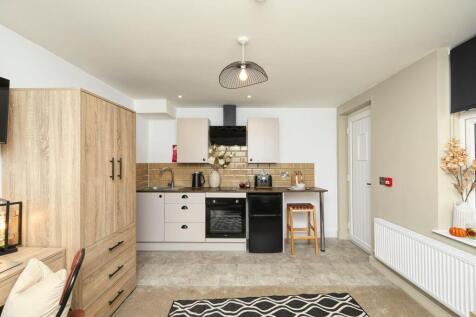 WhatsApp Image 2024-10-24 at 22.28.40 (2).jpeg