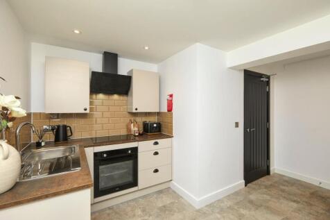 WhatsApp Image 2024-10-24 at 22.28.41 (1).jpeg