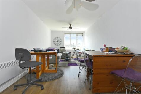 06-b402NKPMSC-flat63 Glebelands Close14 (1).JPG