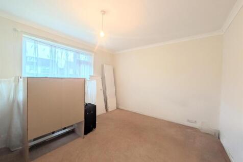 DOWNSTAIRS BEDROOM/DINING ROOM