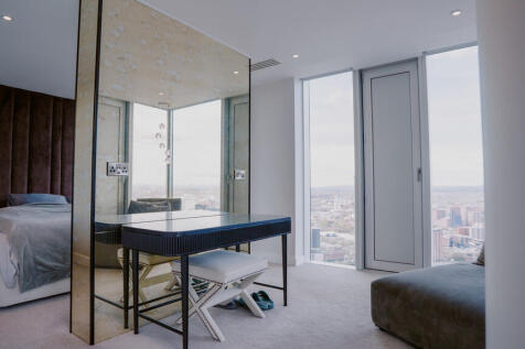 Elizabeth_Tower_P...
