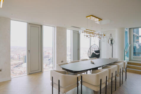 Elizabeth_Tower_P...
