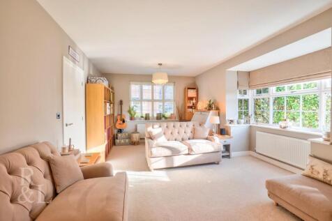 23 Bernard Vann Crescent (29).jpg