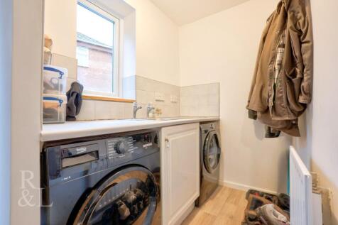 25 Ulleswater Crescent (13).jpg