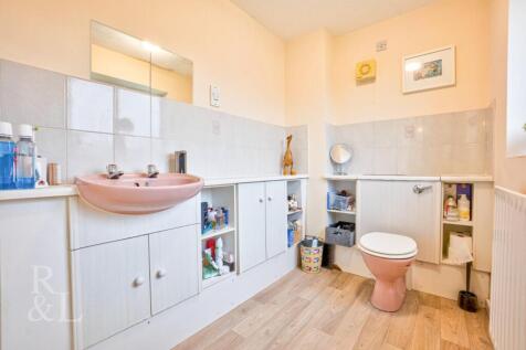 25 Ulleswater Crescent (18).jpg