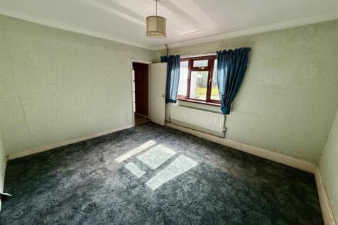 Bedroom 3 / Rear Living Room