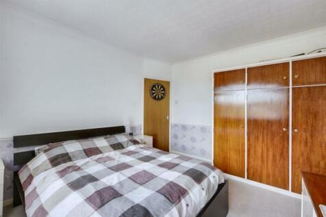 Bedroom 1_2.jpeg