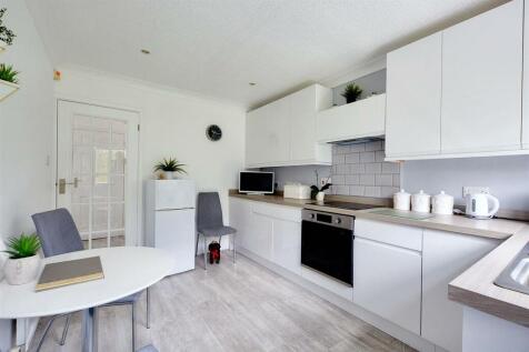 Kitchen_3.jpeg