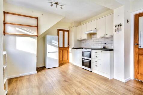 Kitchen_2.jpeg