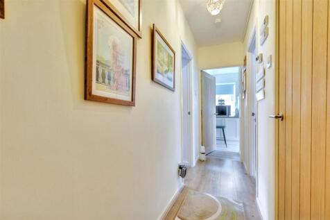 Hallway.jpeg