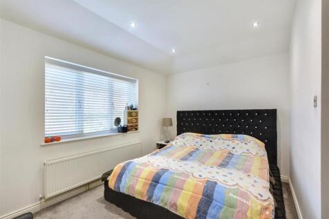 Bedroom One (3).jpeg