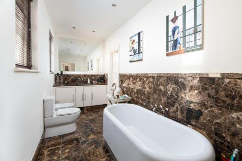 Bathroom.jpg