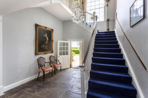 3 Entrance Hall.jpg
