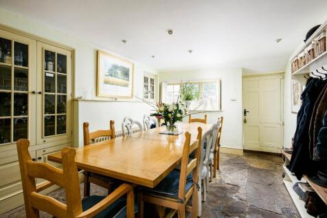 9 Breakfast Room.jpg