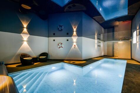 24 Indoor Pool.jpg
