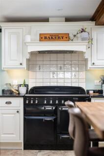 Kitchen_3.jpg