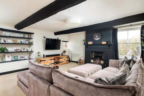Sitting_Room_3.jpg