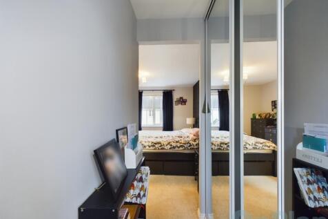 CAM04024G0-PR0018-STILL032