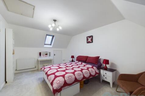 CAM04024G0-PR0018-STILL041