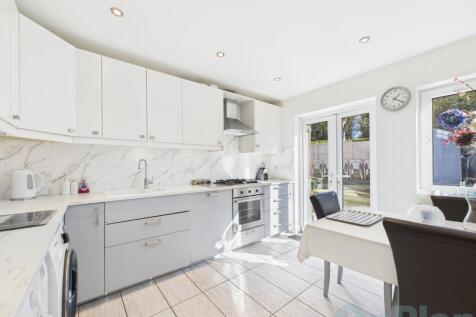 CAM04024G0-PR0021-STILL002