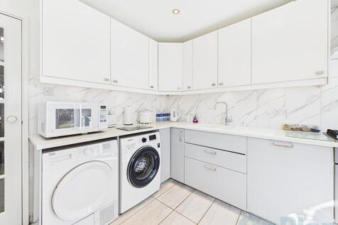 CAM04024G0-PR0021-STILL003